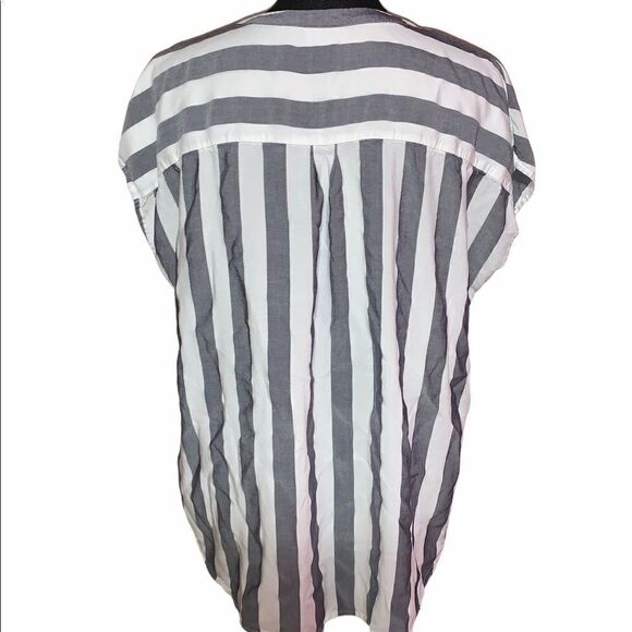 Ava & Viv Plus Striped Short Sleeve Blouse - Picture 4 of 9